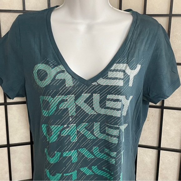 Oakley ladies T-shirt size medium - Picture 2 of 5